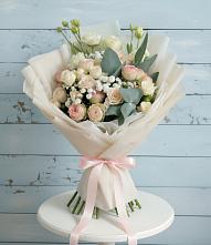 Букет цветов из:  Розы и Лизиантусы в Данки