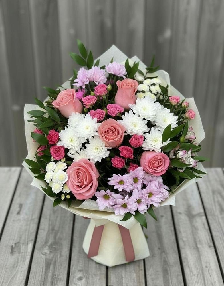 Букет цветов из: Альстромерии, Гвоздики, Розы и Хризантемы в Данки