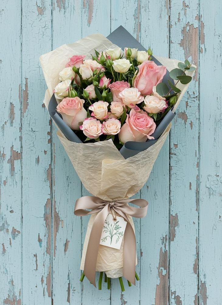 Букет цветов из: Розы в Данки