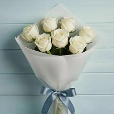 Букет 7 Белых роз Эдлесс Лав в Данки