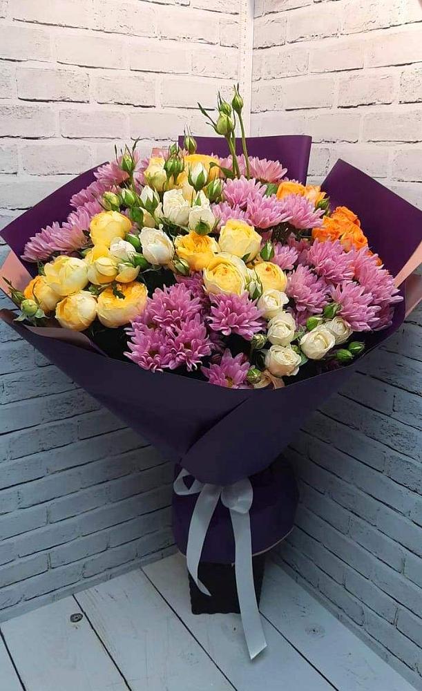 Букет цветов из: Хризантемы и Розы в Данки