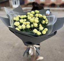 Букет Белые кустовые розы Солинеро в Данки