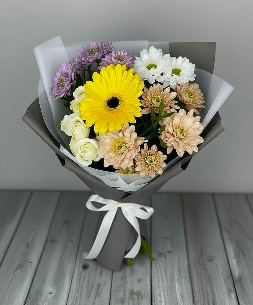 Букет цветов из: Розы, Герберы и Хризантемы в Данки