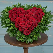 Цветочная композиция из Розы в виде сердца в Данки