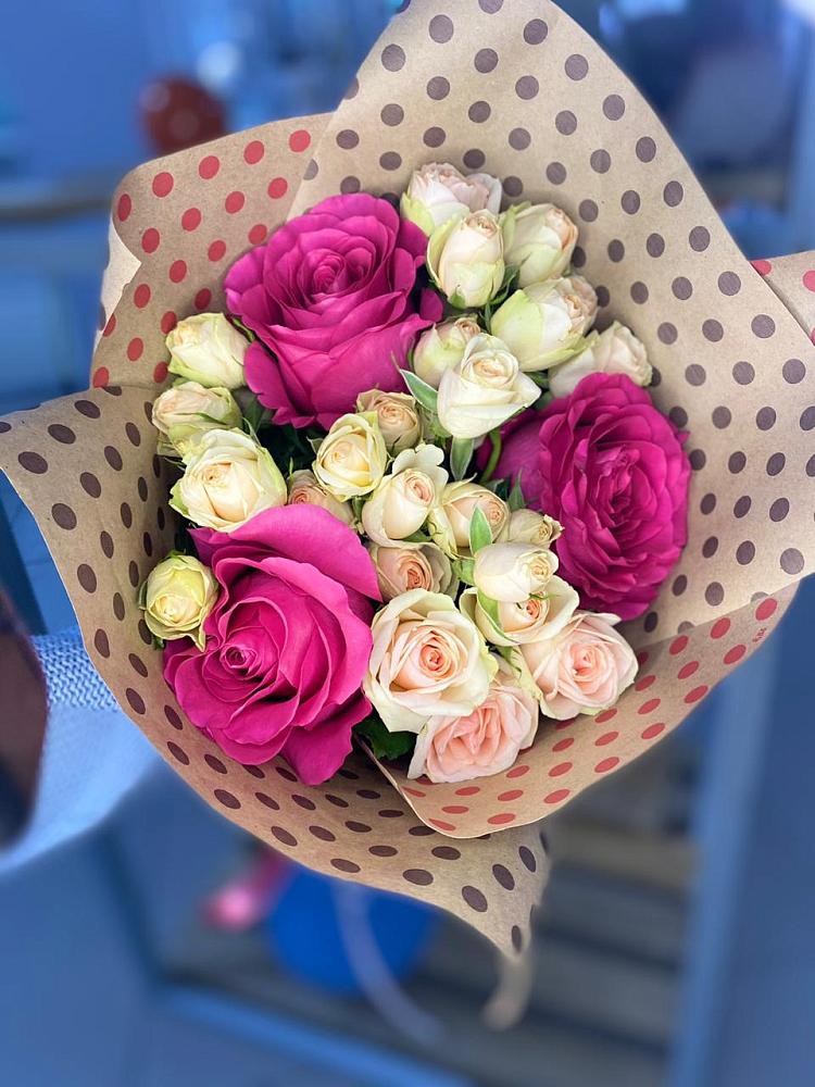 Букет цветов из: Розы в Данки