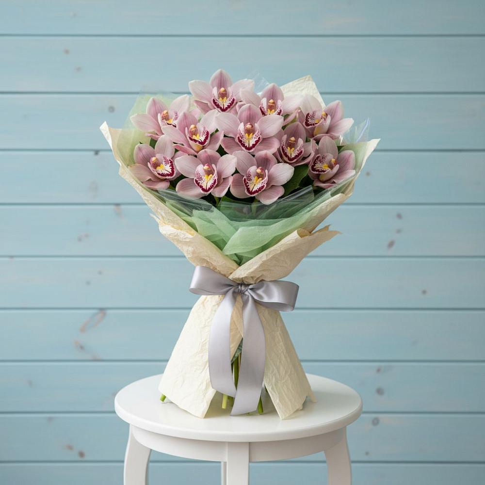 Букет цветов из: Орхидеи и Розы в Данки