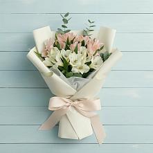 Букет цветов из:  Альстромерии в Данки