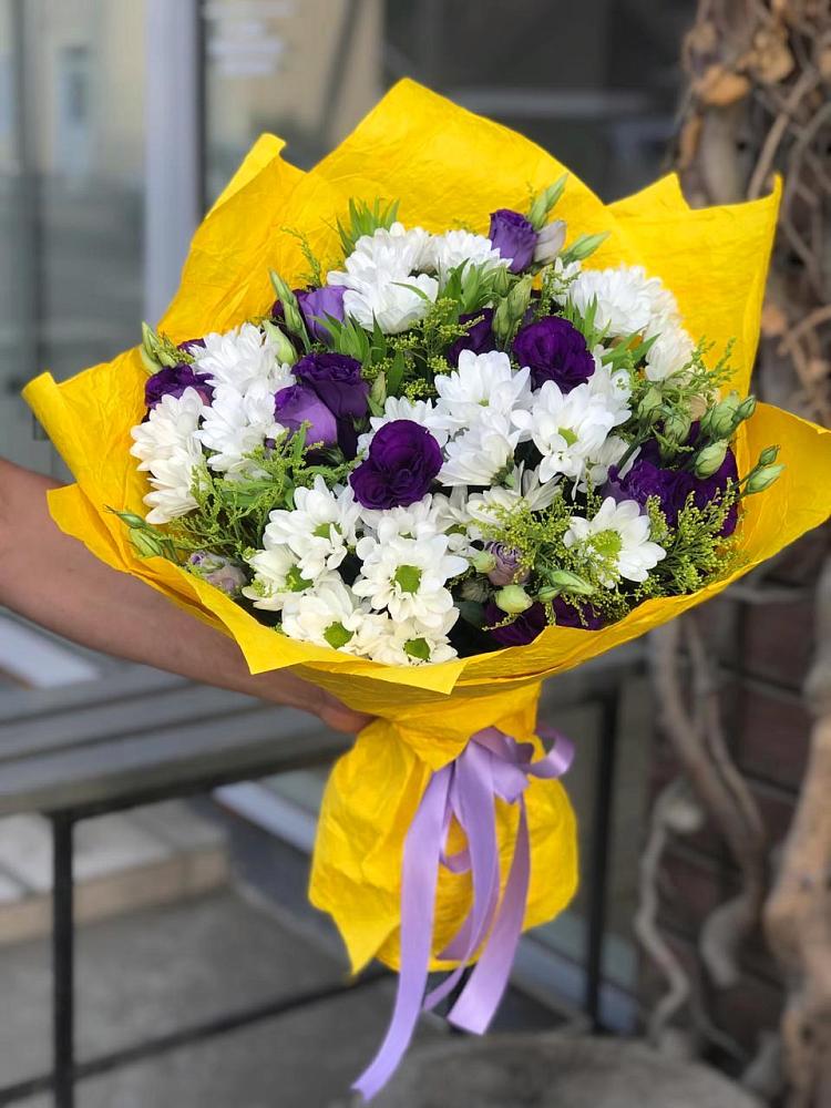 Букет цветов из: Ирисы, Хризантемы и Ромашки в Данки