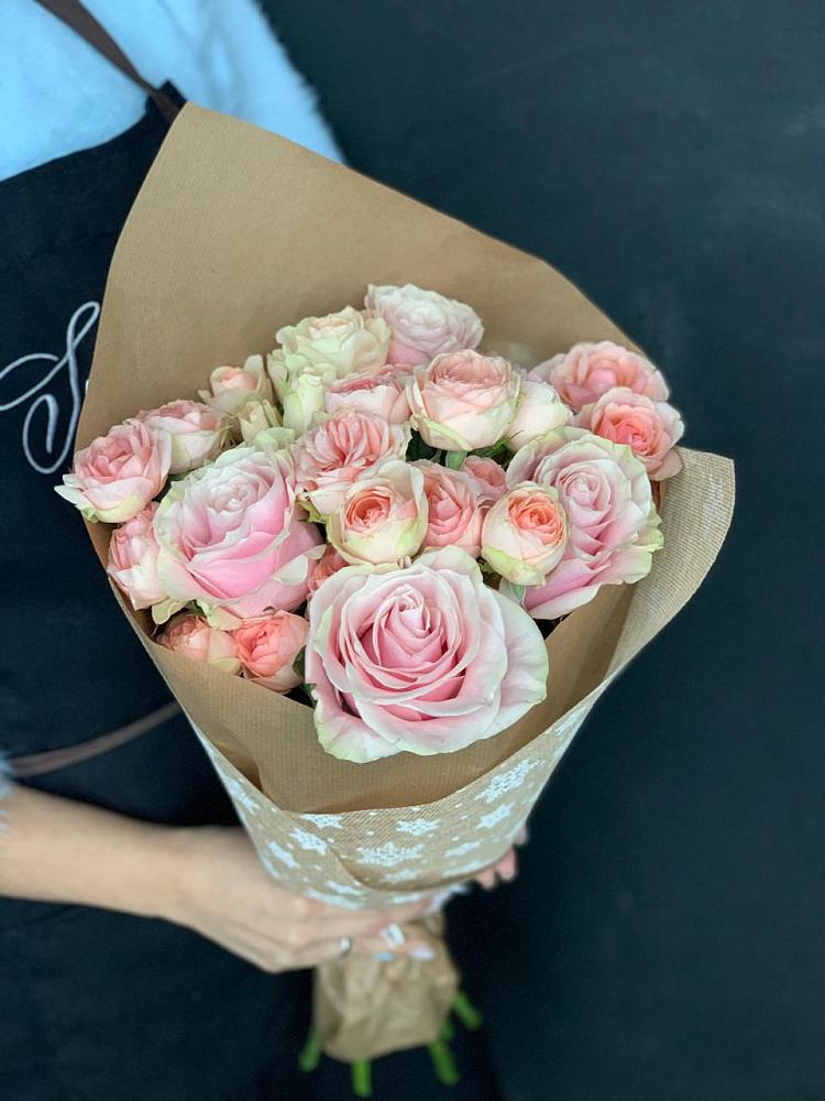 Букет цветов из: Хризантемы и Розы в Данки