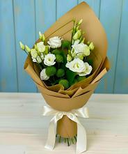 Букет цветов из:  Хризантемы и Лизиантусы #REPLACE_PRED# Данки