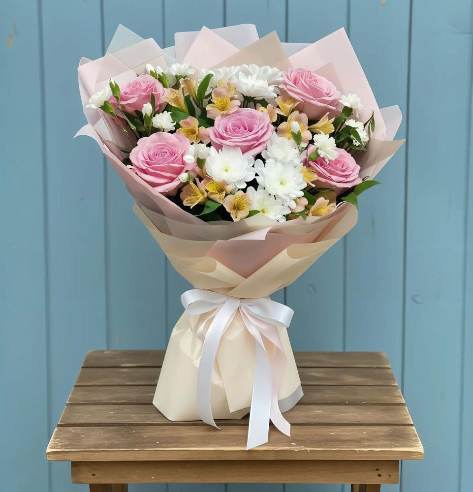 Букет цветов из: Гвоздики, Орхидеи и Розы в Данки