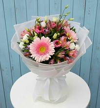 Букет цветов из:  Герберы, Альстромерии и Лизиантусы в Данки