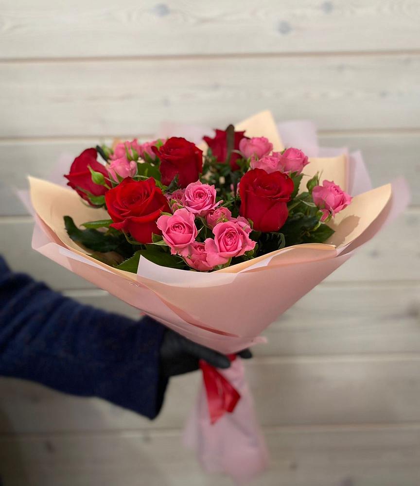 Букет цветов из: Розы в Данки