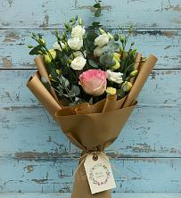 Букет цветов из:  Розы и Лизиантусы в Данки