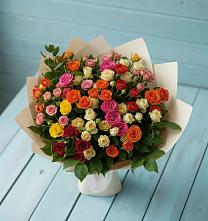 Букет Микс из разноцветных кустовых роз в Данки